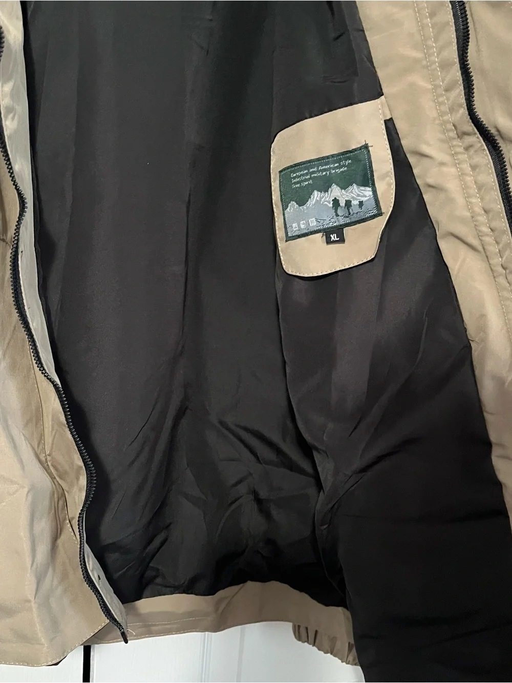 Qogirefng men’s size XL hooded outdoors jacket